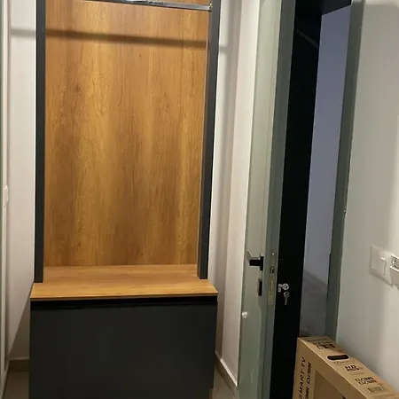 Emily,s Apartment Borsh